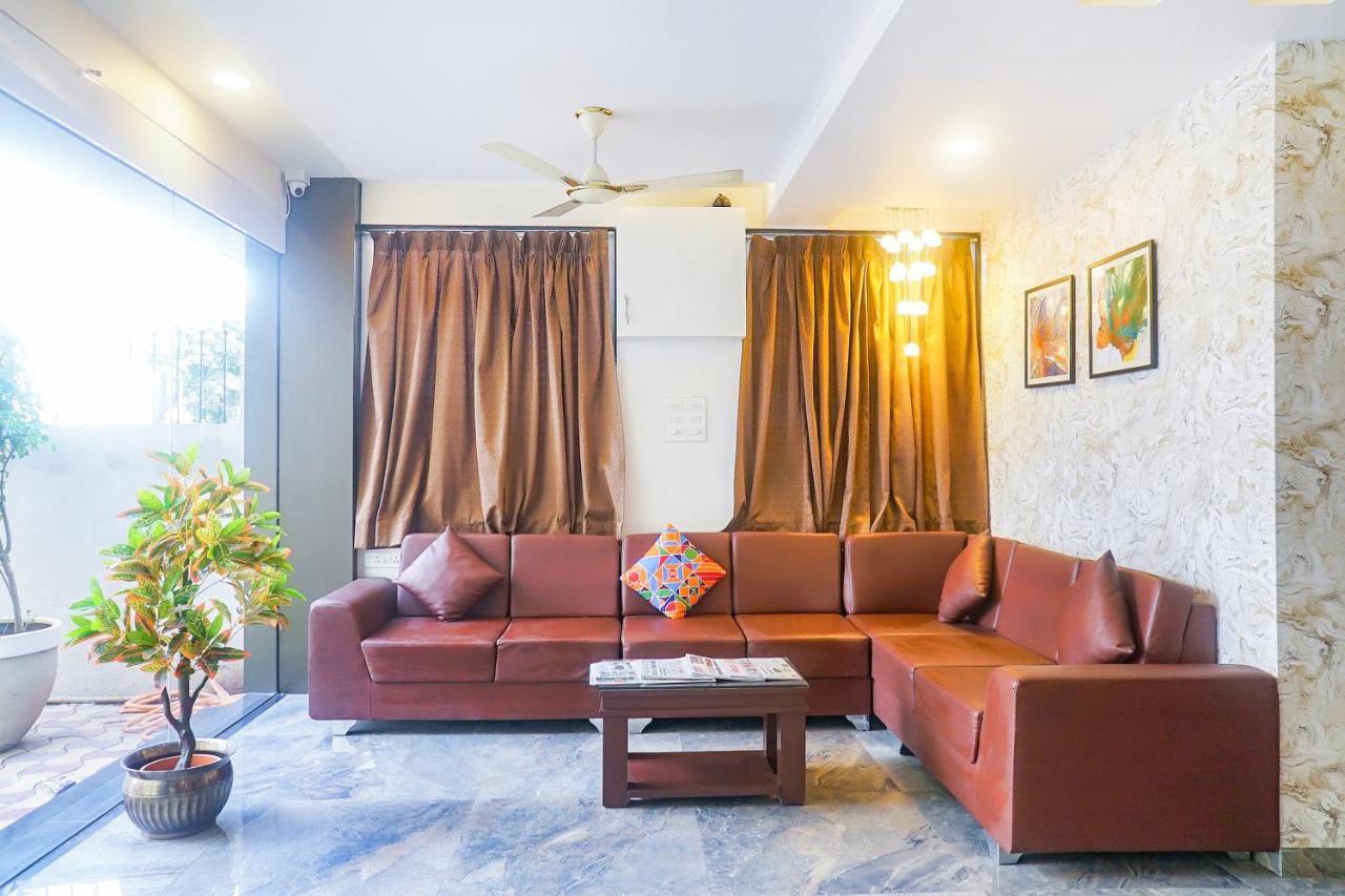 Oyo 15741 Z Inn Phursungi Εξωτερικό φωτογραφία