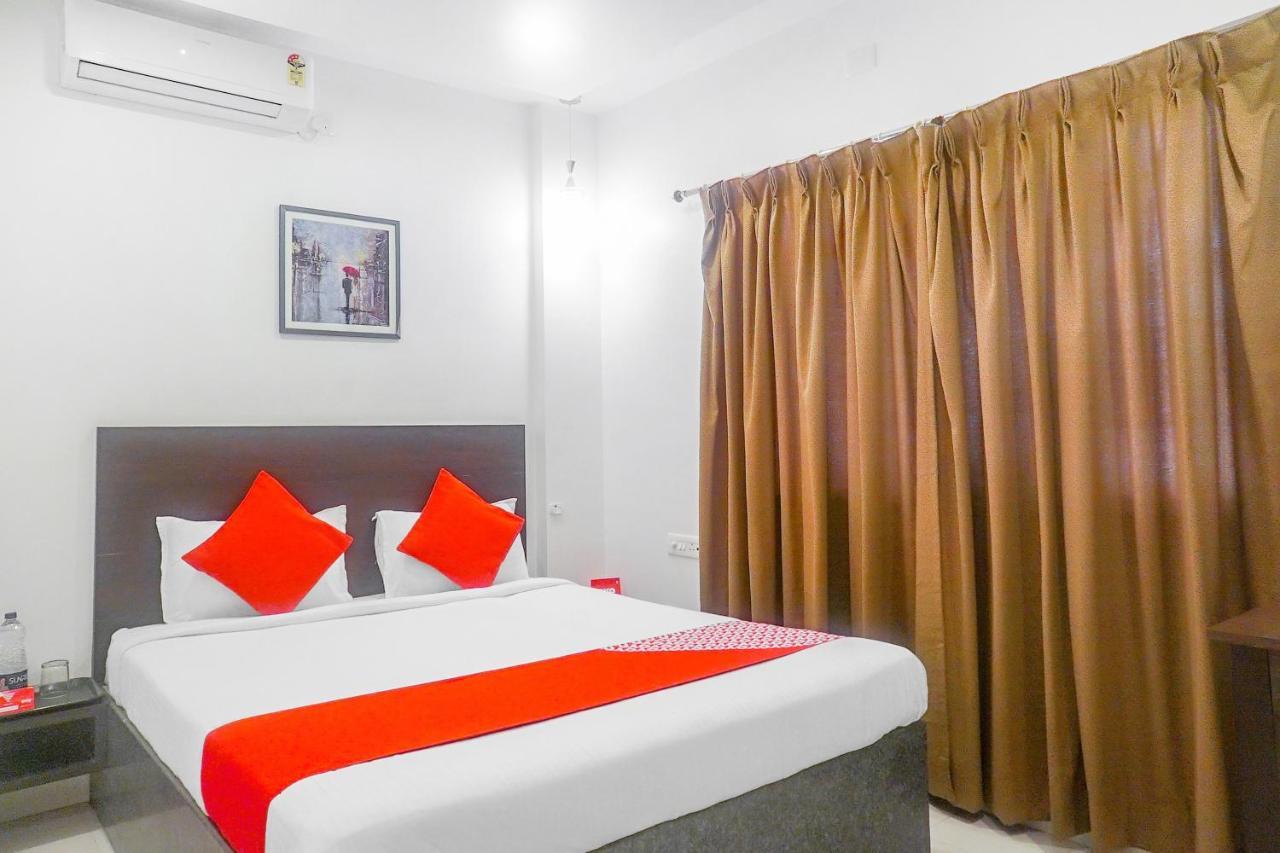 Oyo 15741 Z Inn Phursungi Εξωτερικό φωτογραφία