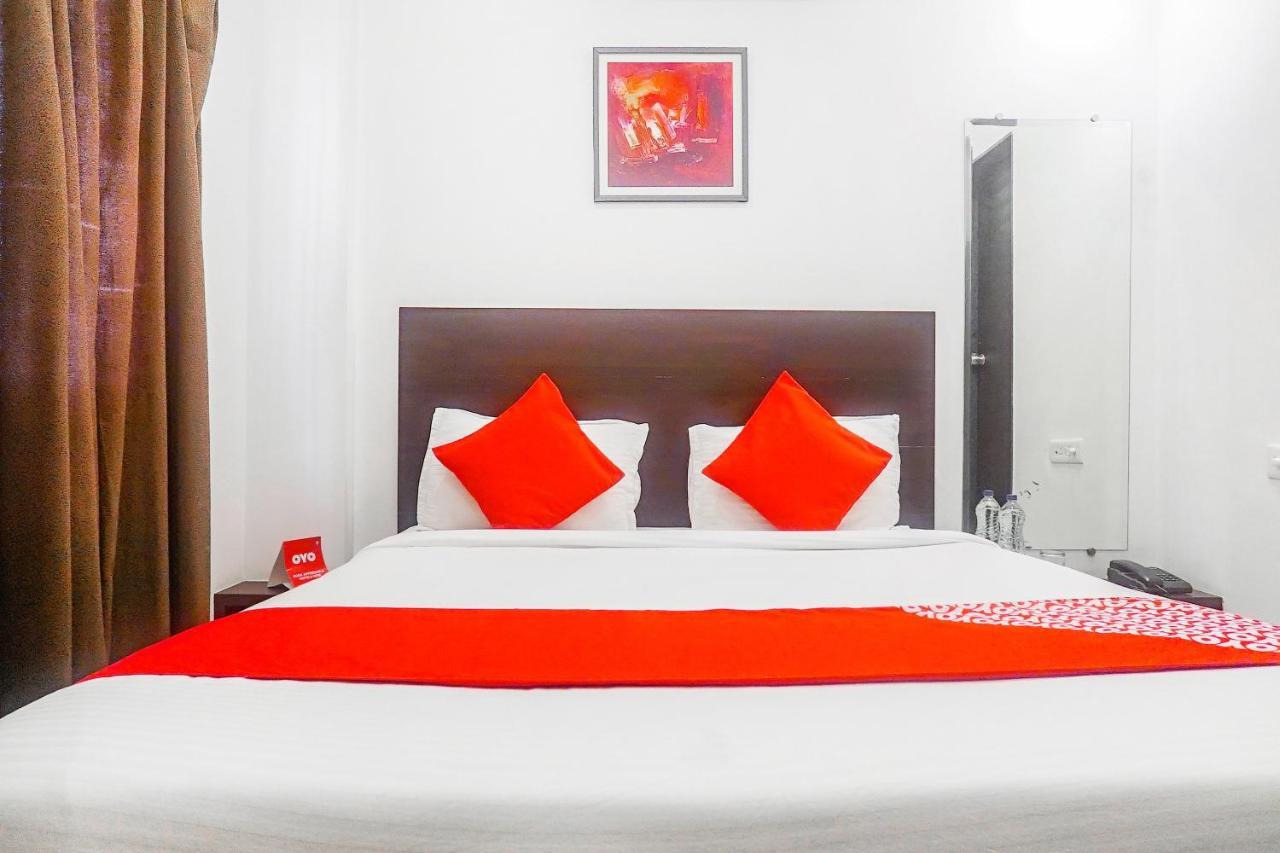 Oyo 15741 Z Inn Phursungi Εξωτερικό φωτογραφία